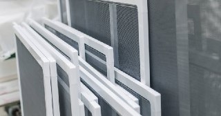 Москитные сетки на пластиковые окна Нурлат купить по цене от 944 руб.